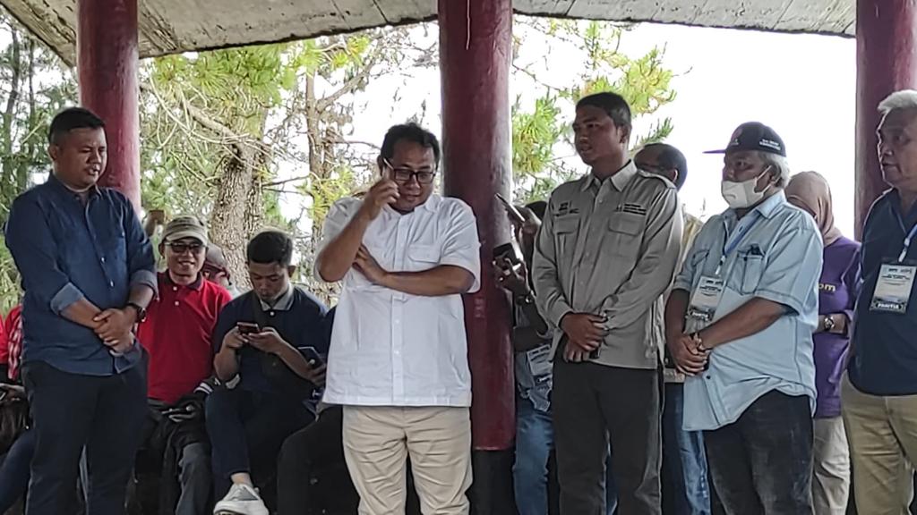 Ekspedisi Toba- HPN 2023: Di Geosite Sipinsur, Ketum SMSI: Mari Kita Tulis Dengan Rasa dan Cinta