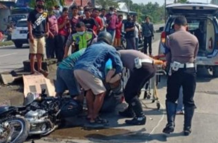 Motor VS Dum Truk,  Kakak Adik Tewas di TKP