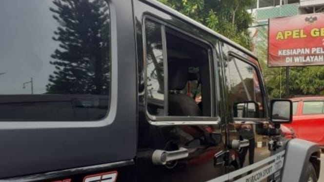 2 Pencuri Modus Pecah Kaca Gasak Uang Ratusan Juta di Mobil yang Parkir depan Chandra Mart